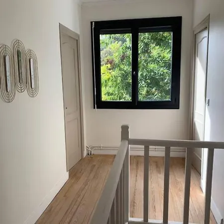 Maison 3 Chambres Et T2 コンドン